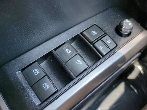 Used 2021 Toyota Tacoma SR5 RWD image 22