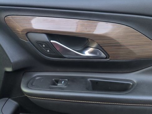 Used 2020 GMC Terrain SLE w/ Driver Convenience Package image 18