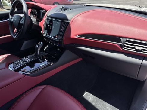 Used 2023 Maserati Levante GT AWD/4WD image 29