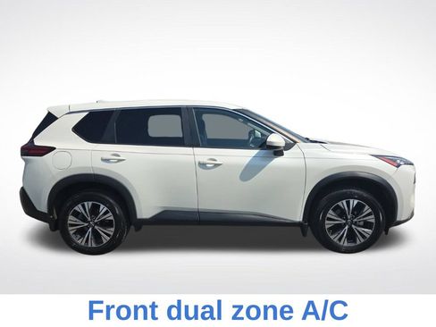 Used 2023 Nissan Rogue SV FWD image 2