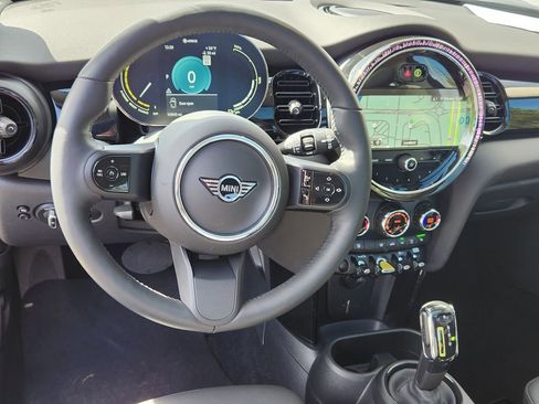 Used 2024 MINI Cooper SE image 9