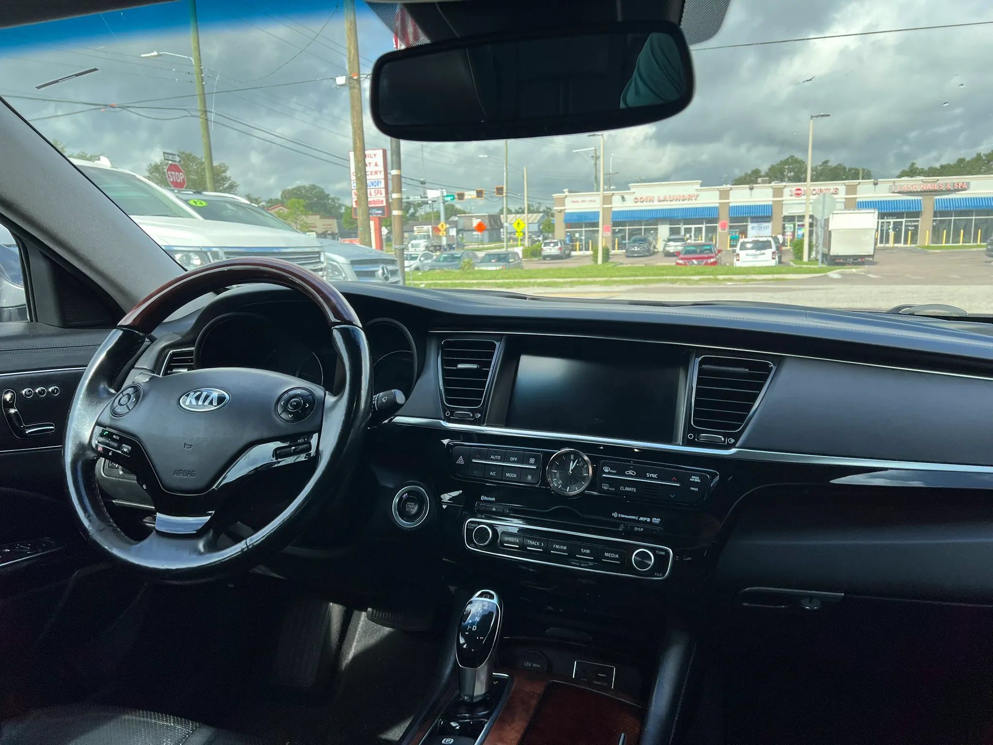 Used 2015 Kia K900 Luxury RWD image 13