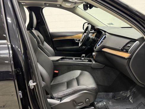 Used 2023 Volvo XC90 B6 Plus w/ Protection Package image 31