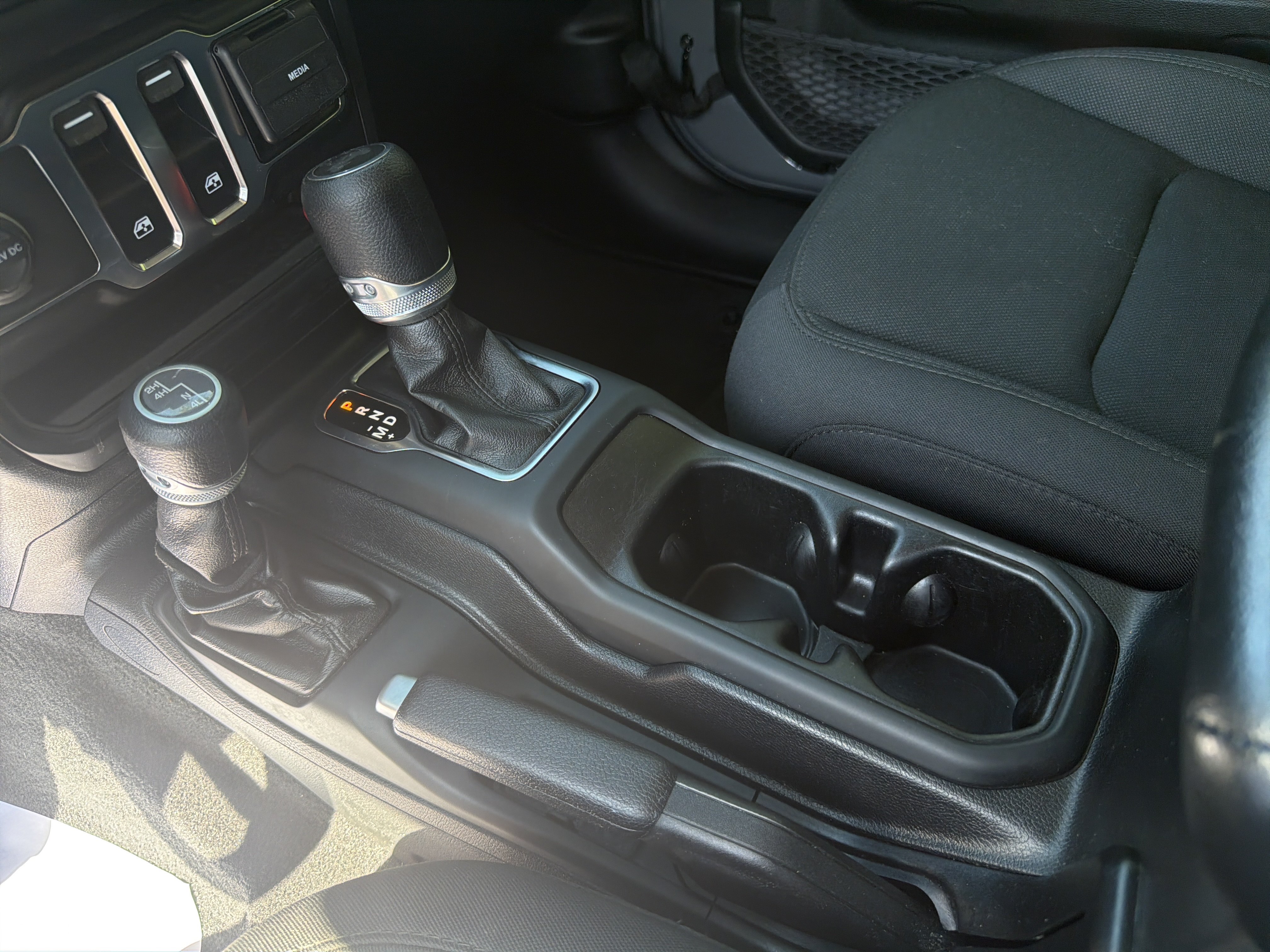 Used 2021 Jeep Wrangler Sport AWD/4WD image 16
