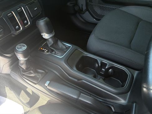Used 2021 Jeep Wrangler Sport AWD/4WD image 16