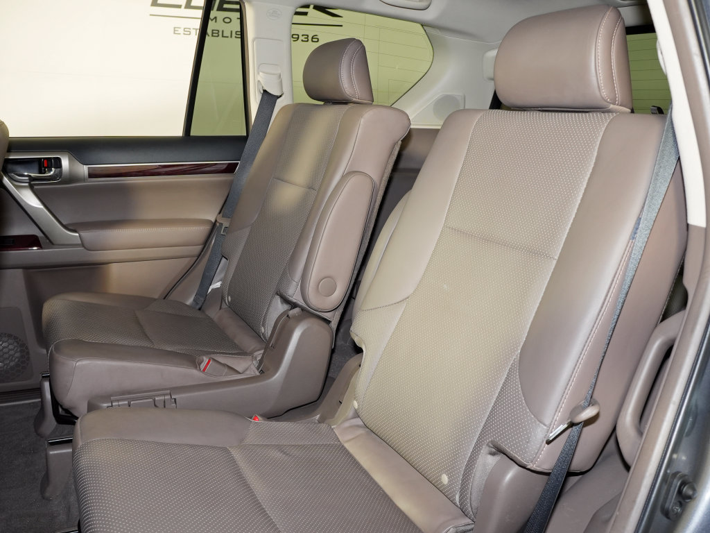 Used 2019 Lexus GX 460 Luxury AWD/4WD image 36