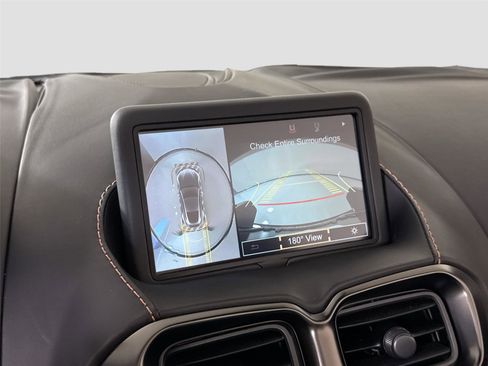 Used 2022 Aston Martin V8 Vantage Roadster image 17