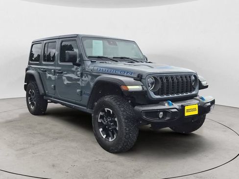 Used 2024 Jeep Wrangler Unlimited Rubicon 4xe w/ Technology Group AWD/4WD image 3