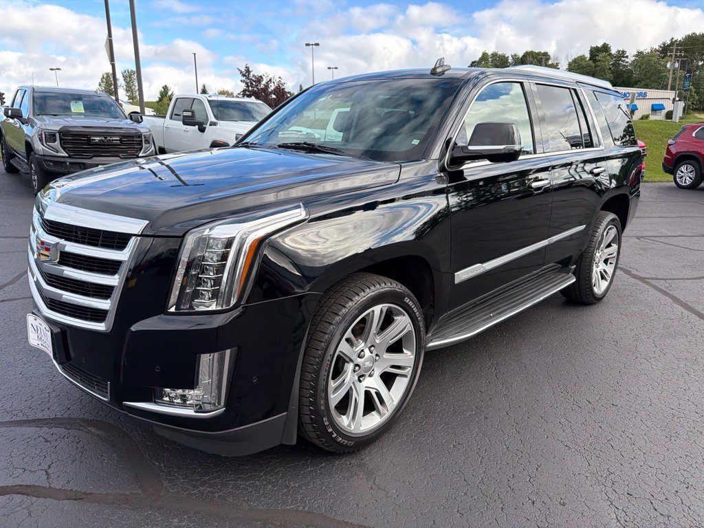 Used 2017 Cadillac Escalade Luxury AWD/4WD image 7