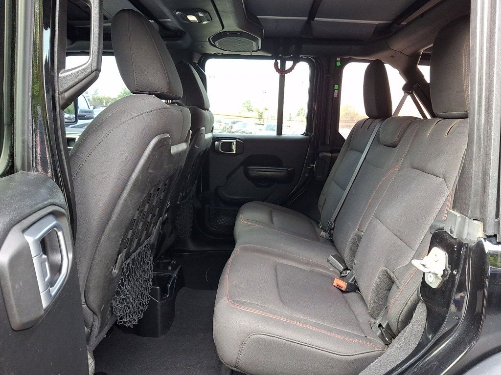 Used 2018 Jeep Wrangler Unlimited Rubicon w/ Cold Weather Group AWD/4WD image 19