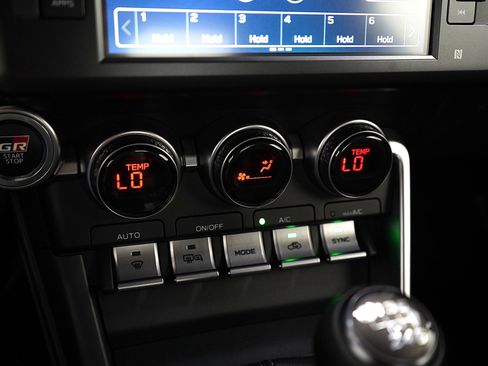 Used 2023 Toyota GR86 Premium image 20