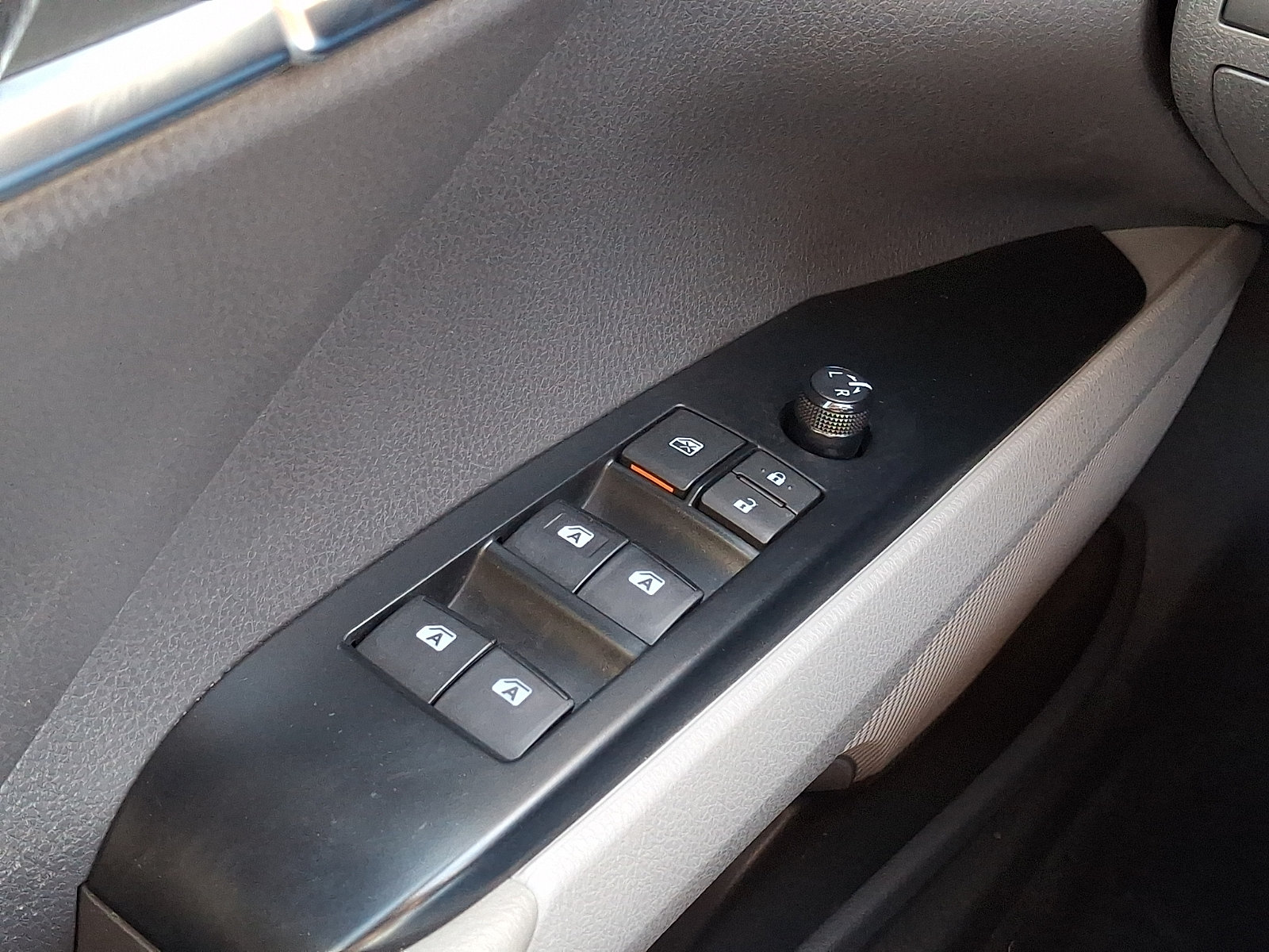 Used 2019 Toyota Camry SE w/ Protection Package (Q2) FWD image 25