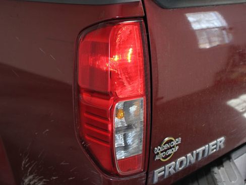 Used 2014 Nissan Frontier SV image 30