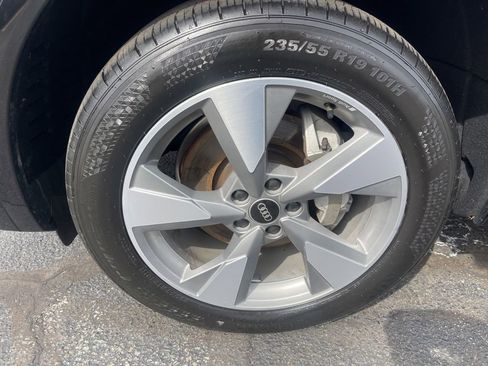 Used 2023 Audi Q5 2.0T Premium w/ Convenience Package image 26