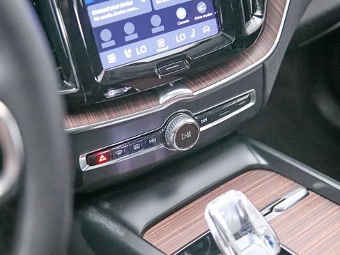 Certified 2023 Volvo XC60 B6 Ultimate w/ Climate Package AWD/4WD image 19