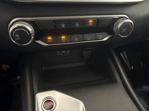 Used 2025 Nissan Altima 2.5 SV FWD image 39