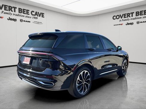 Used 2024 Lincoln Nautilus Reserve image 5