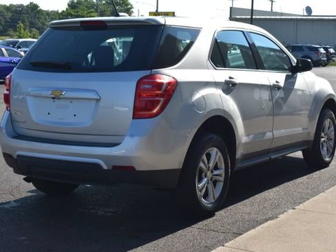 Used 2017 Chevrolet Equinox LS FWD image 8