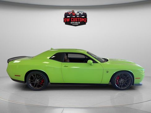 Used 2019 Dodge Challenger SRT Hellcat Redeye image 11