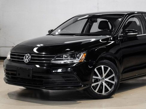 Used 2017 Volkswagen Jetta SE image 6