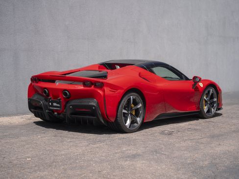 Used 2022 Ferrari SF90 Spider AWD/4WD image 11