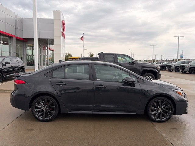 Used 2025 Toyota Corolla SE w/ SE Premium Package FWD image 8