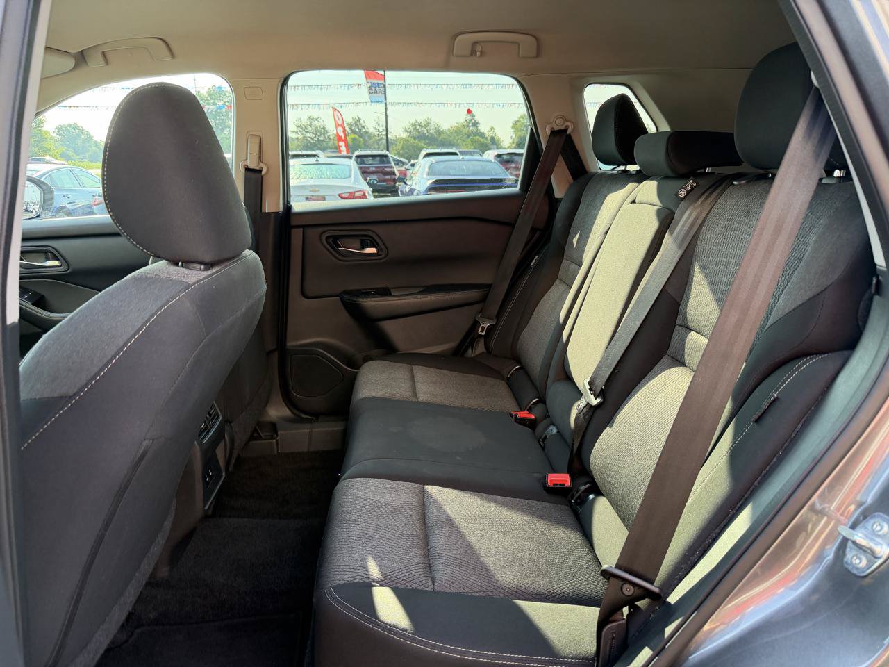 Used 2025 Nissan Rogue SV AWD/4WD image 18