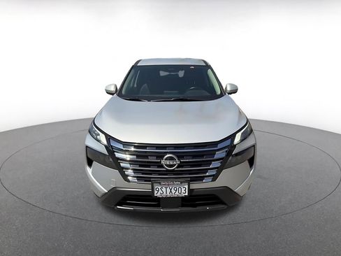 Used 2025 Nissan Rogue SV FWD image 4