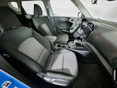 Used 2025 Kia Soul S FWD image 30