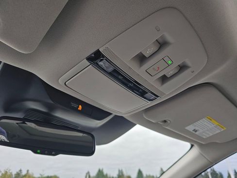 Used 2025 Nissan Murano SL image 32