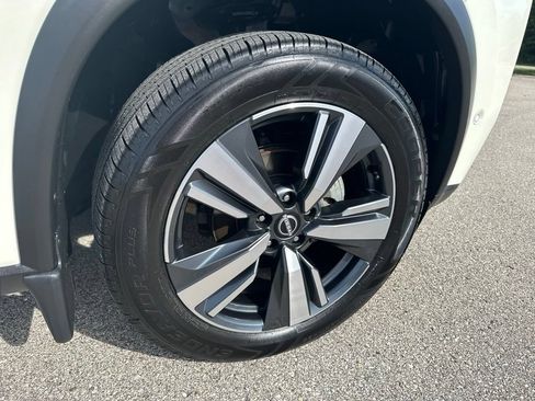 Used 2023 Nissan Rogue SL AWD/4WD image 18