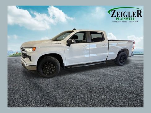Used 2025 Chevrolet Silverado 1500 LT image 1