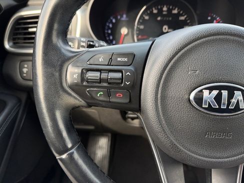 Used 2016 Kia Sorento SX image 21