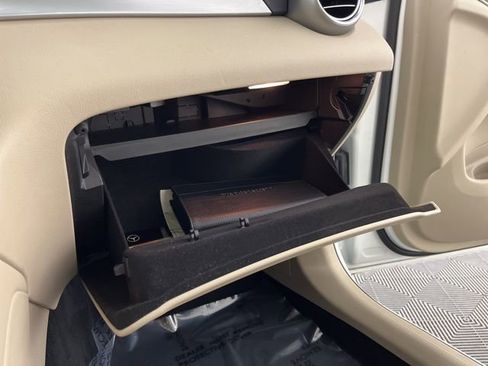 Used 2022 Mercedes-Benz GLC 300 4MATIC image 38