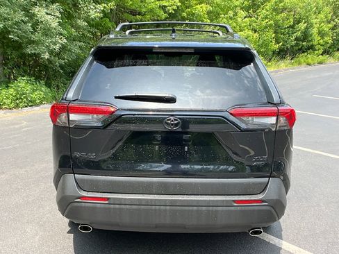 Used 2020 Toyota RAV4 XLE Premium AWD/4WD image 4