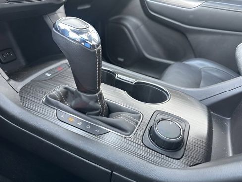 Used 2019 GMC Acadia SLT image 27