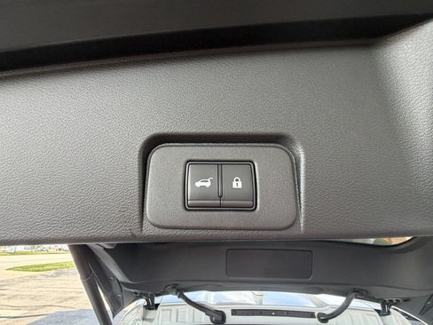 Used 2025 Nissan Rogue SL w/ SL Premium Package AWD/4WD image 35