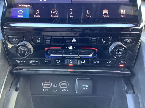 Used 2025 Jeep Grand Cherokee L Limited w/ Trailer Tow Package AWD/4WD image 17