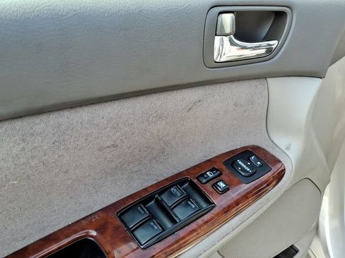Used 2005 Toyota Camry LE FWD image 14