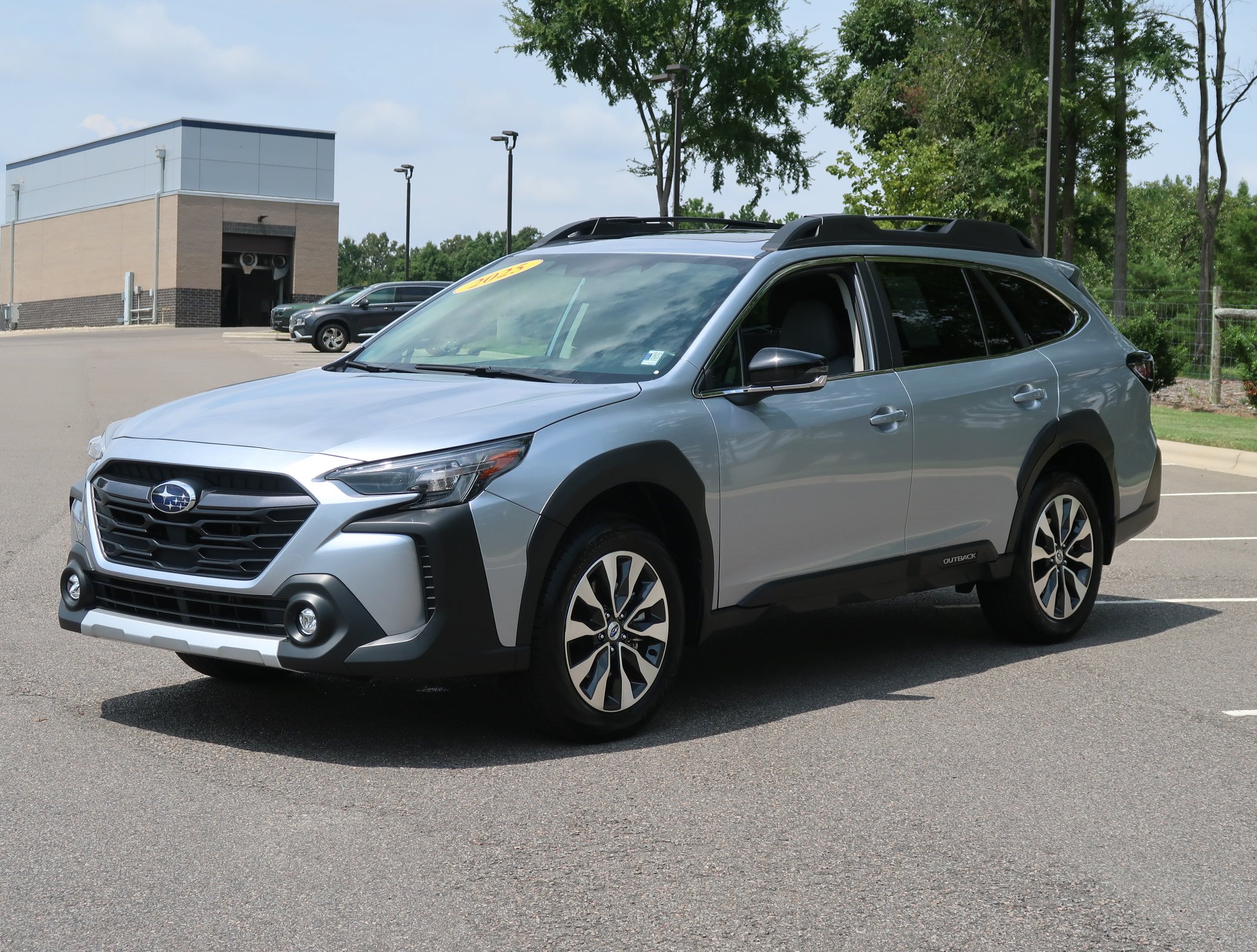 Used 2025 Subaru Outback Limited w/ Popular Package #2 AWD/4WD image 3