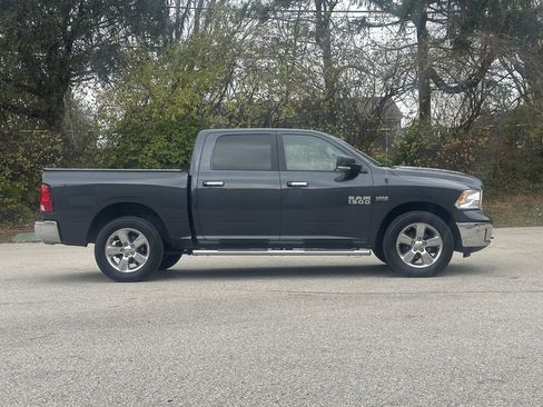 Used 2017 RAM 1500 Big Horn image 3