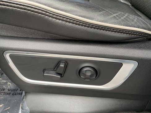 Used 2019 RAM 1500 Laramie AWD/4WD image 9