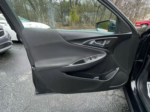 Used 2021 Chevrolet Malibu LT image 16