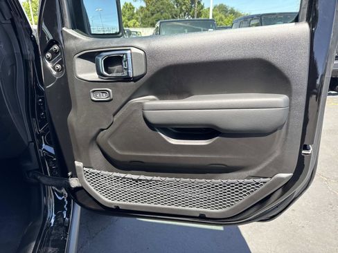 New 2026 Jeep Gladiator Rubicon w/ Steel Power Dome Hood Package AWD/4WD image 31