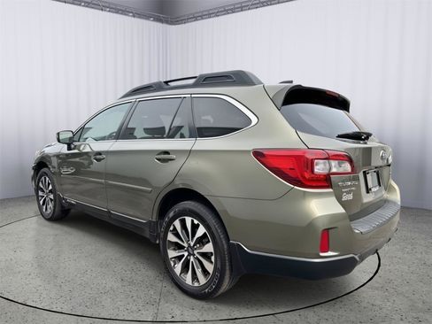 Used 2016 Subaru Outback 3.6R Limited AWD/4WD image 10