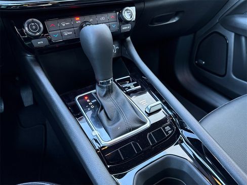 New 2026 Jeep Compass Limited w/ Sun, Sound & Navigation Group image 7