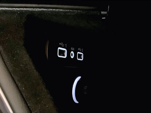 Used 2019 Dodge Challenger SXT w/ Driver Convenience Group image 31