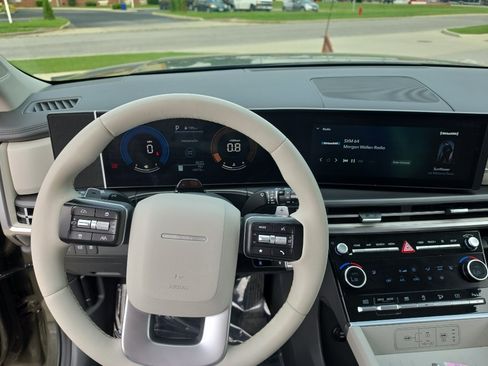 Certified 2024 Hyundai Santa Fe SEL AWD/4WD image 9