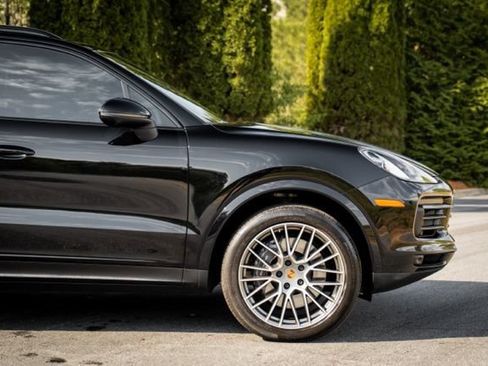 Used 2023 Porsche Cayenne Platinum Edition AWD/4WD image 14