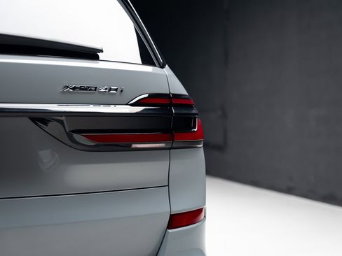 Used 2024 BMW X7 xDrive40i w/ Executive Package AWD/4WD image 28